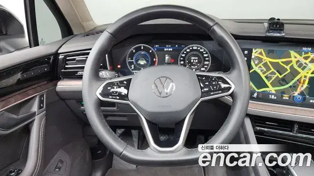 Volkswagen Touareg 2023 — Photo 12/37