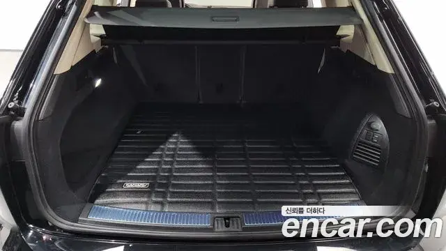 Volkswagen Touareg 2023 — Photo 8/37