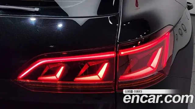 Volkswagen Touareg 2023 — Photo 7/37