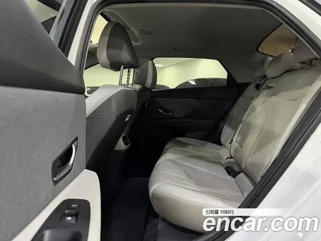 Hyundai Avante 2020 — Photo 8/20