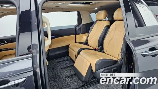 Kia Carnival 2023 — Фото 12/20