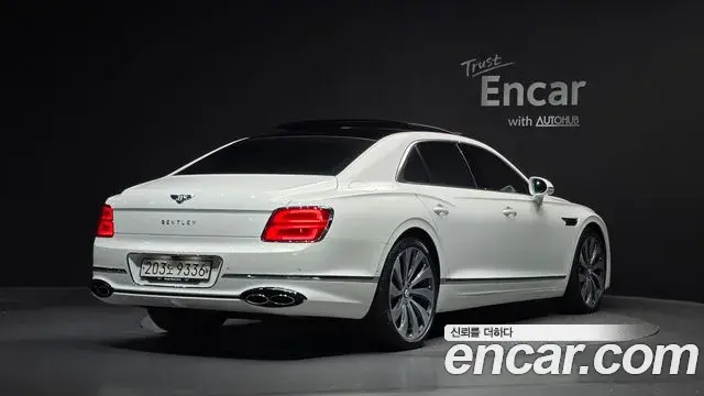 Bentley Flying Spur 2022 — ფოტო 10/33
