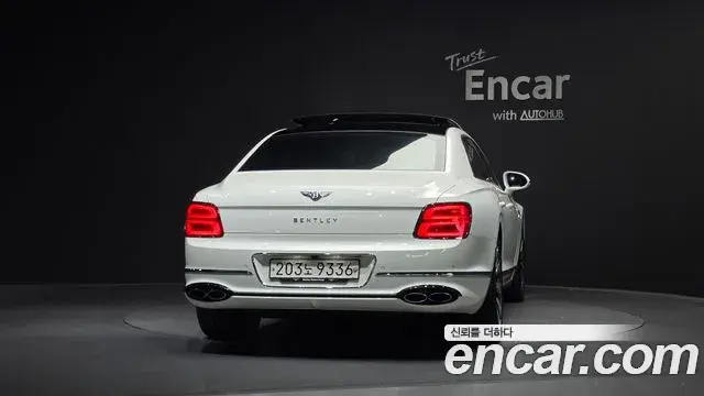 Bentley Flying Spur 2022 — ფოტო 6/33
