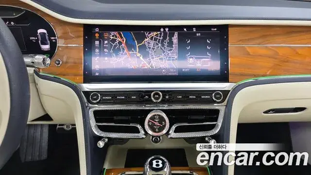 Bentley Flying Spur 2022 — ფოტო 20/33