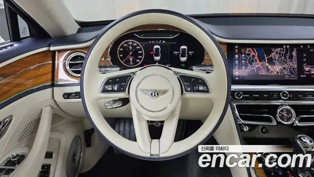 Bentley Flying Spur 2022 — ფოტო 19/33