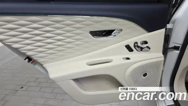 Bentley Flying Spur 2022 — ფოტო 9/33