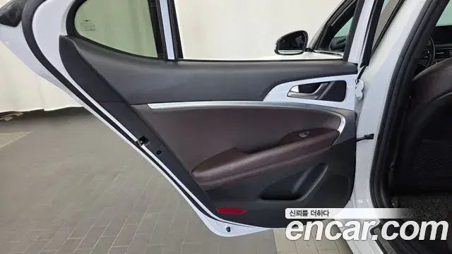 Genesis G70 2021 — Photo 12/32