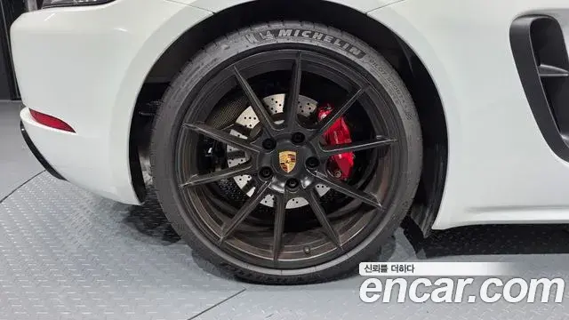 Porsche 718 Cayman 2023 — Şəkil 18/32