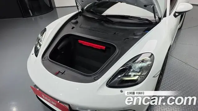 Porsche 718 Cayman 2023 — Şəkil 29/32