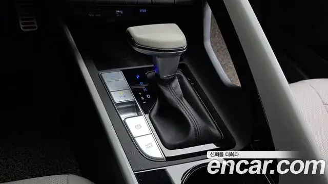 Hyundai Avante 2020 — Photo 9/20