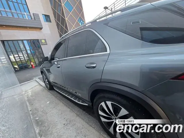Mercedes-Benz GLE-Class 2025 — Photo 1/14