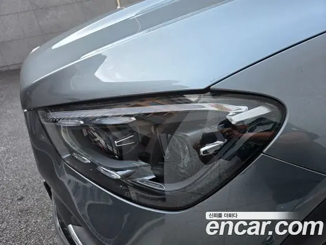 Mercedes-Benz GLE-Class 2025 — Photo 2/14