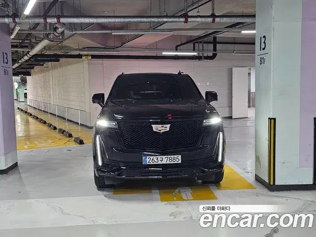 Cadillac Escalade 2022 — Photo 6/20