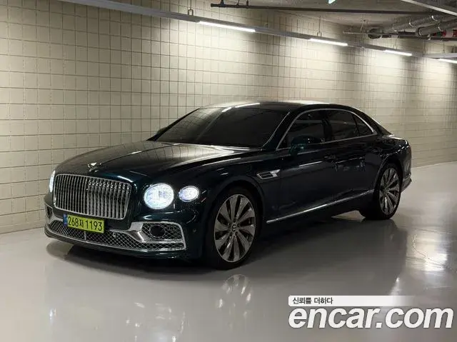 Bentley Flying Spur 2022 — Фото 1/19