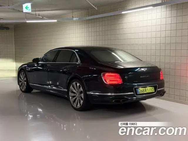 Bentley Flying Spur 2022 — Фото 10/19