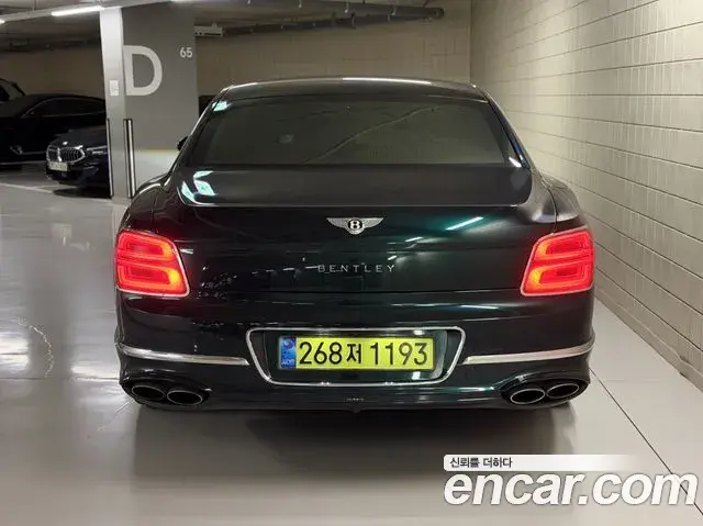 Bentley Flying Spur 2022 — Фото 6/19