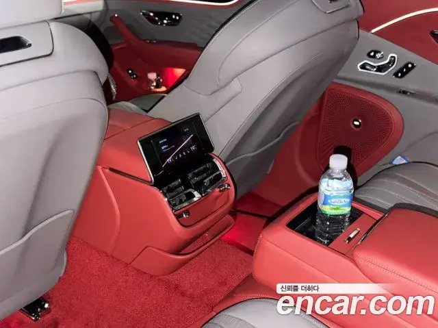Bentley Flying Spur 2022 — Фото 18/19