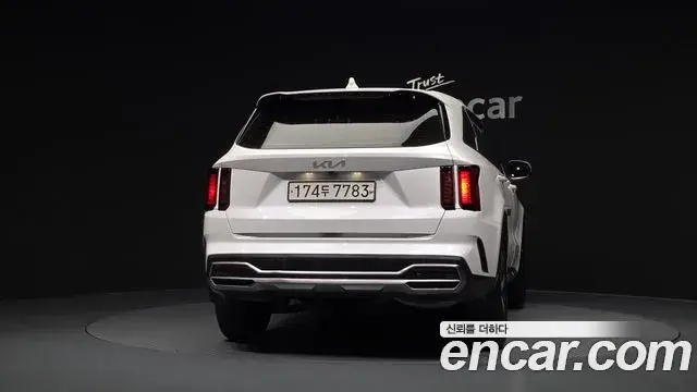 Kia Sorento 2022 — Фото 4/20