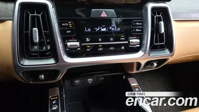 Kia Sorento 2022 — Фото 17/20