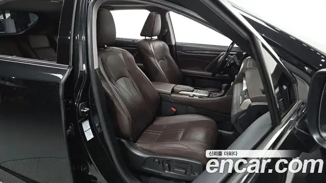 Lexus RX450h 2022 — Şəkil 33/40
