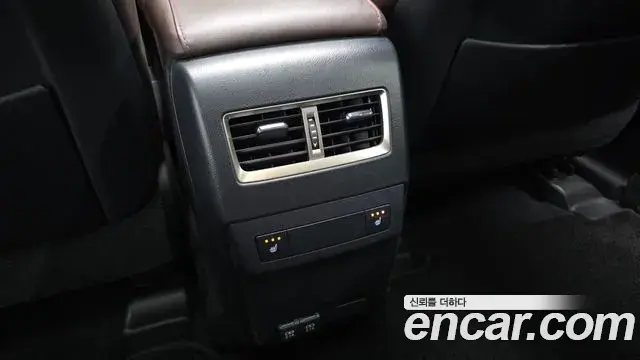 Lexus RX450h 2022 — Şəkil 38/40