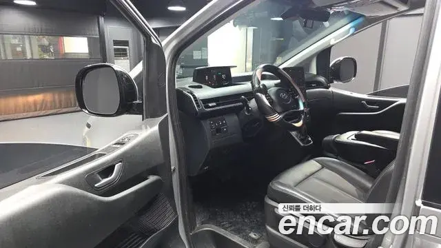 Hyundai Staria 2022 — Фото 10/20