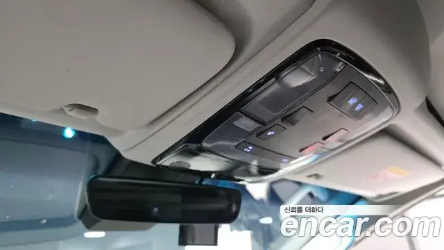 Hyundai Staria 2022 — Фото 18/20
