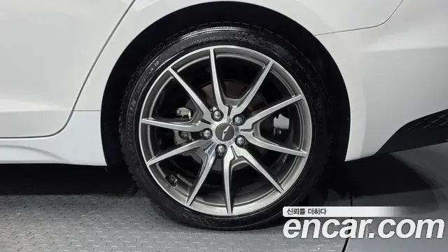 Genesis G70 2021 — Photo 7/35
