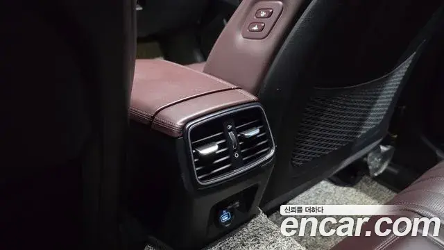 Genesis G70 2021 — Photo 2/35