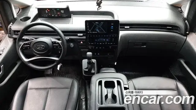 Hyundai Staria 2023 — Фото 7/20