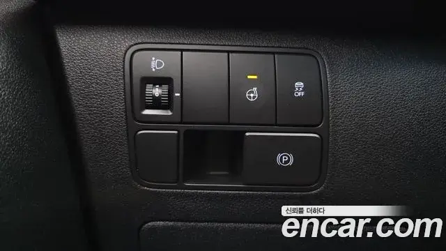 Hyundai Staria 2023 — Фото 18/20