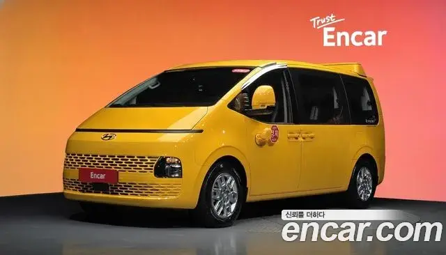 Hyundai Staria 2023 — Фото 1/20