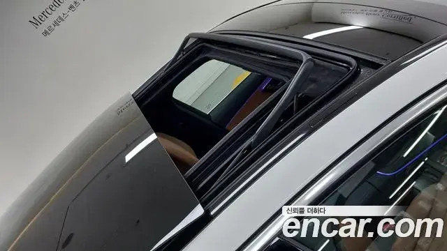 Mercedes-Benz E-Class 2026 — Photo 12/17