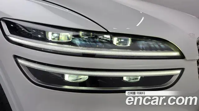 Genesis GV70 2023 — Photo 18/37