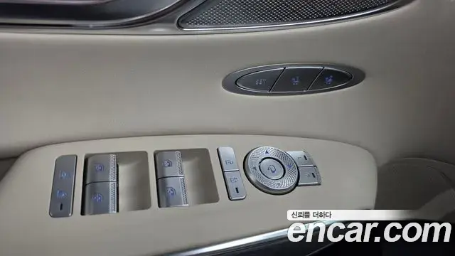 Genesis GV70 2023 — Photo 20/37
