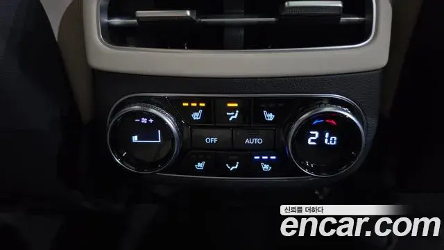 Genesis GV70 2023 — Photo 7/37