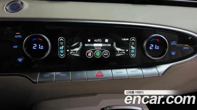 Genesis GV70 2023 — Photo 11/37