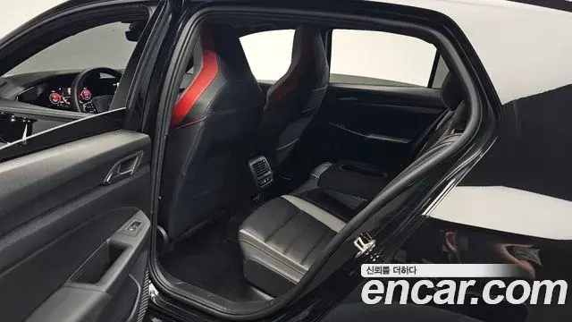 Volkswagen Golf 2024 — Şəkil 21/39