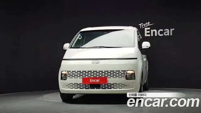 Hyundai Staria 2023 — Photo 3/20