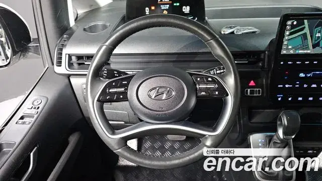 Hyundai Staria 2023 — Photo 12/20