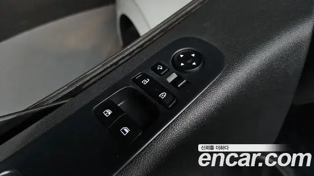 Hyundai Staria 2023 — Photo 17/20