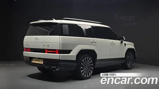 Hyundai Santa Fe 2023 — Фото 1/20