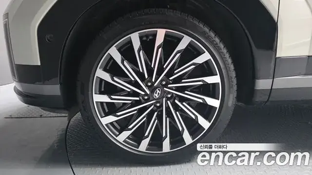 Hyundai Santa Fe 2023 — Фото 4/20