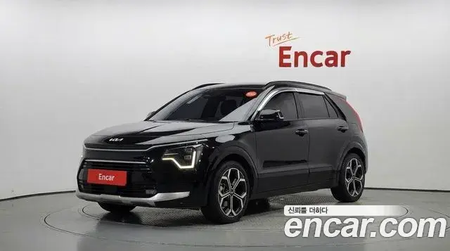 Kia Niro 2022 — Фото 1/20