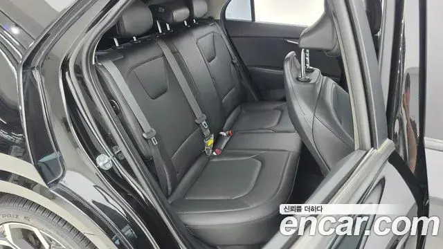 Kia Niro 2022 — Фото 11/20