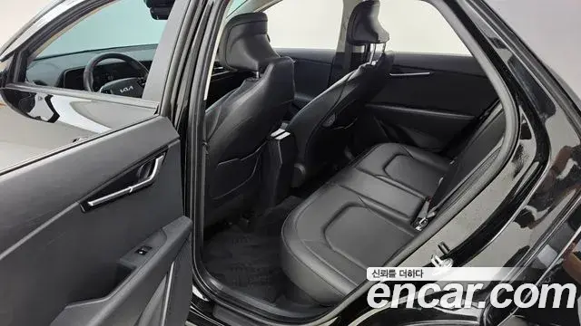 Kia Niro 2022 — Фото 12/20