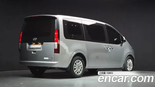 Hyundai Staria 2024 — Фото 2/20