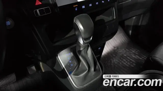 Hyundai Staria 2024 — Фото 9/20