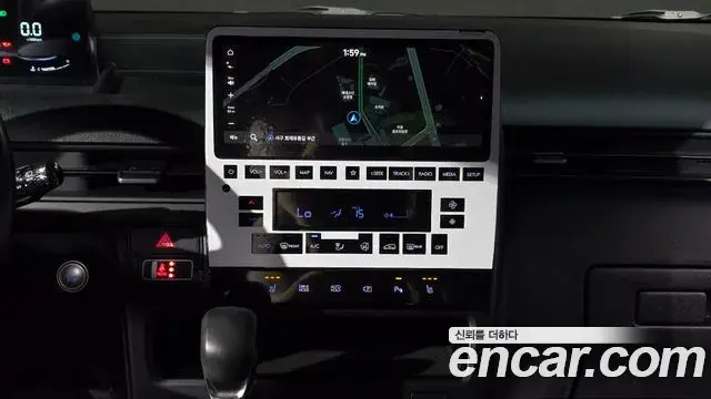 Hyundai Staria 2024 — Фото 13/20