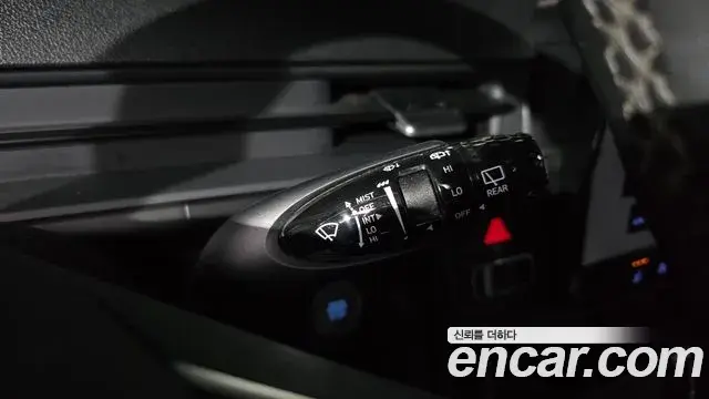 Hyundai Staria 2024 — Фото 17/20